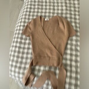 AritIa little moon wrap top